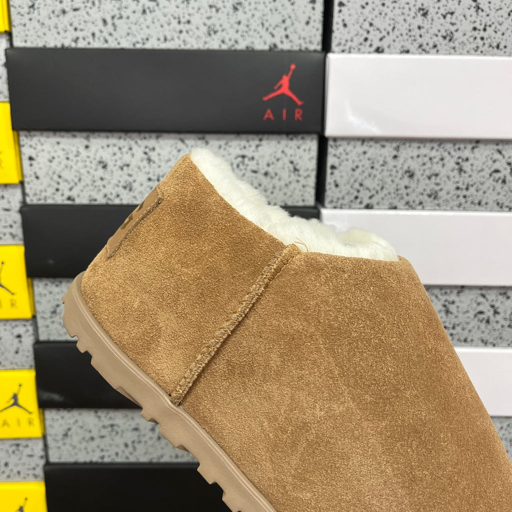 UGG Scufette Slip-On Mule – Suede Open-Back Slipper with Shearling Lining & Tan Lug Sole in Chestnut